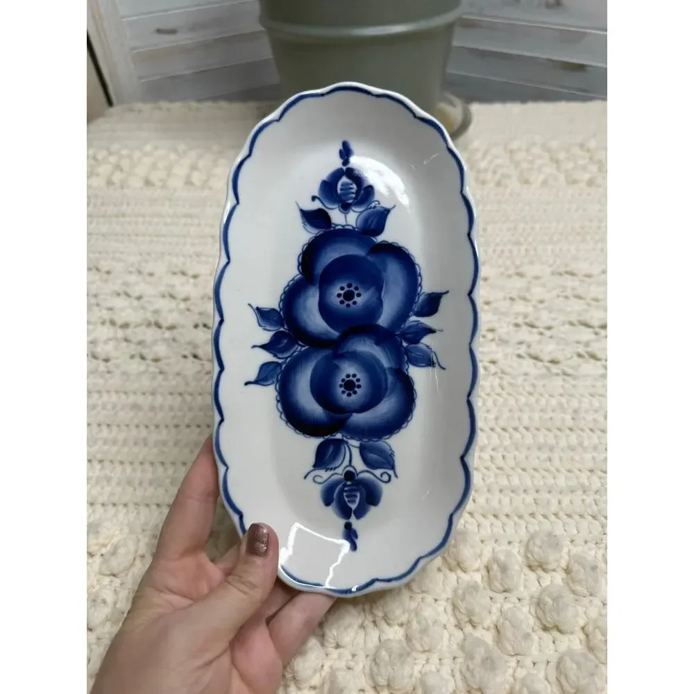 VINTAGE RUSSIAN GZHEL Porcelain Oval Serving Platter Hand Painted Blue Floral